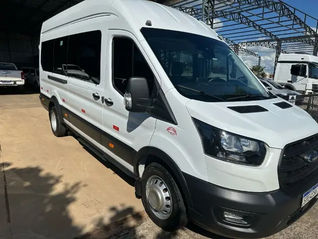 Carro Ford Transit 2024 Minibus 18 Lug. 2.0 Diesel (Aut.)