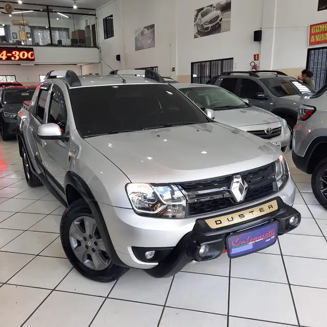 Carro Renault Duster Oroch 2016 2.0 16V Dynamique (Flex)