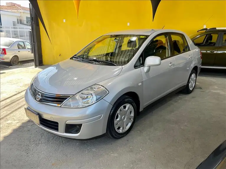 Nissan Tiida Sedan 1.8 16V (Flex)