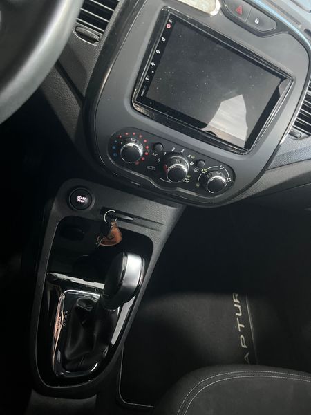 Captur Life 1.6 16v SCe CVT (Flex)