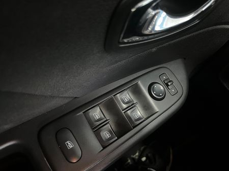 Captur Life 1.6 16v SCe CVT (Flex)