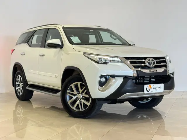 Carro Toyota Hilux SW4 2018 SR 4x2 2.7/2.7 Flex 16V Mec.