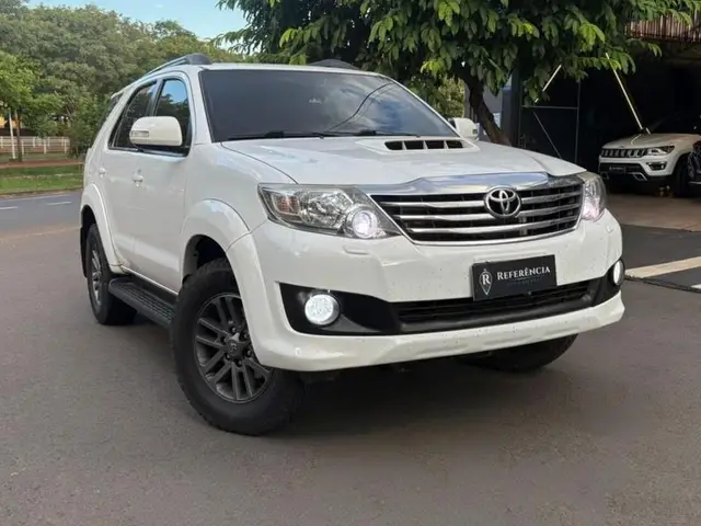 Carro Toyota Hilux Cabine Dupla 2014 Hilux 2.7 Flex 4x4 CD STD