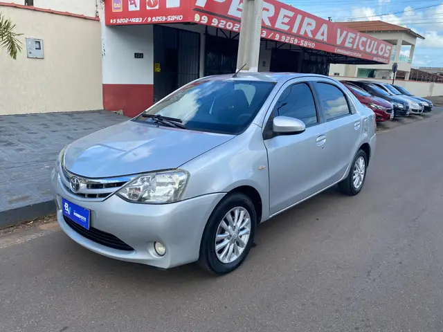 Carro Toyota Etios Sedan 2014 XLS 1.5 (Flex)