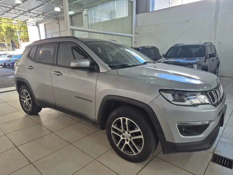 Jeep Compass 2.0 Sport 4x2 (Aut) (Flex)