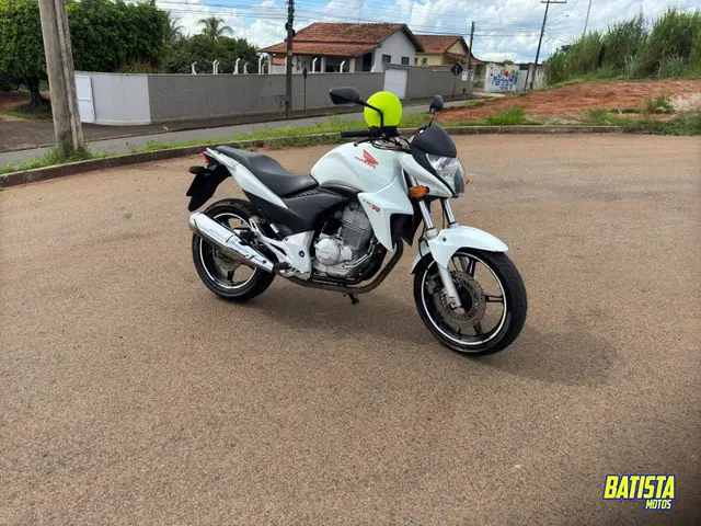Carro Honda CB 300R 2014 (ABS)