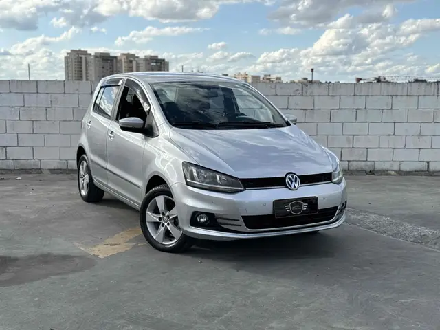 Carro Volkswagen Fox 2016 1.6 MSI Rock in Rio (Flex)