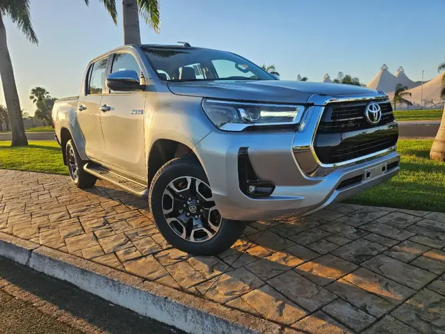 Carro Toyota Hilux Cabine Dupla 2025 SRX 4x4 2.8 Diesel