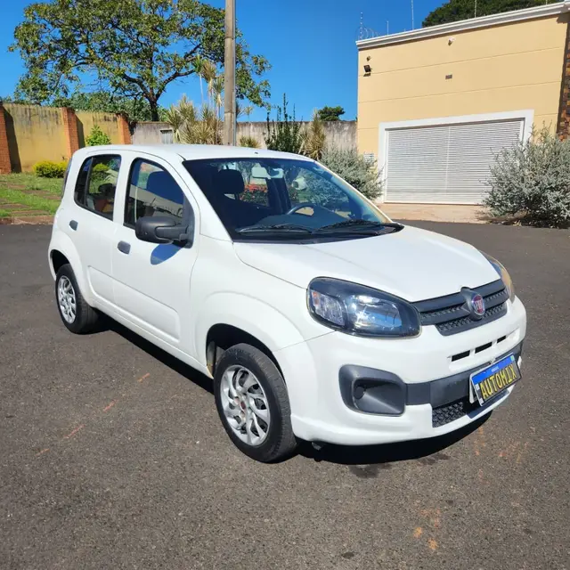 Carro Fiat Uno 2020 Attractive 1.0 8V (Flex) 4p