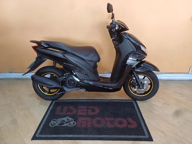 Carro Yamaha Fluo 2023 ABS