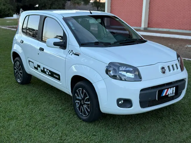 Carro Fiat Uno 2011 Vivace 1.0 8V (Flex) 4p