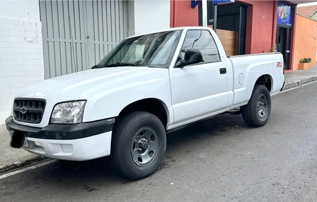Carro Chevrolet S10 Cabine Simples 2005 S10 Colina 4x2 2.4 (Cab Simples)