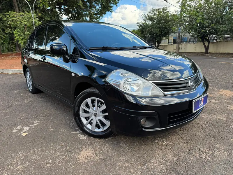 Nissan Tiida Sedan 1.8 16V (Flex)