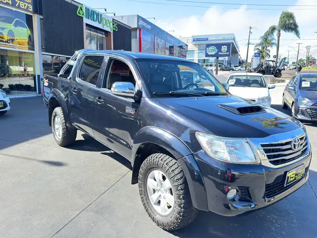 Carro Toyota Hilux Cabine Dupla 2014 Hilux 3.0 TDI 4x4 CD SRV (Aut)