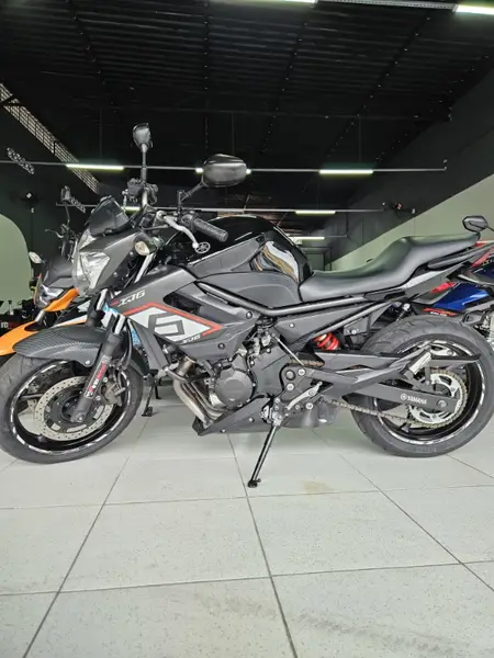 Carro Yamaha XJ6 N 2013 XJ6 N/ABS