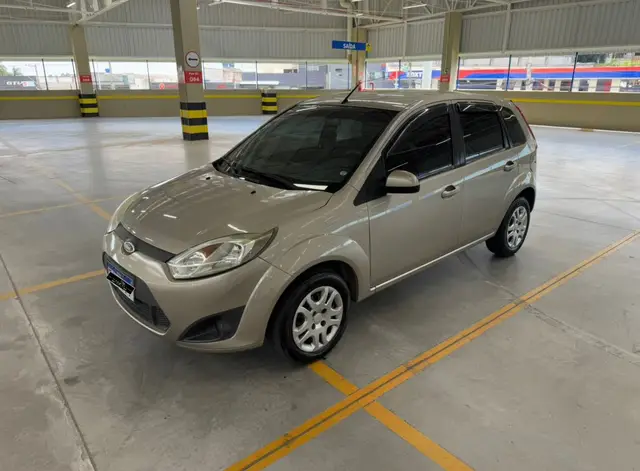 Carro Ford Fiesta Hatch 2013 SE Rocam 1.6 (Flex)