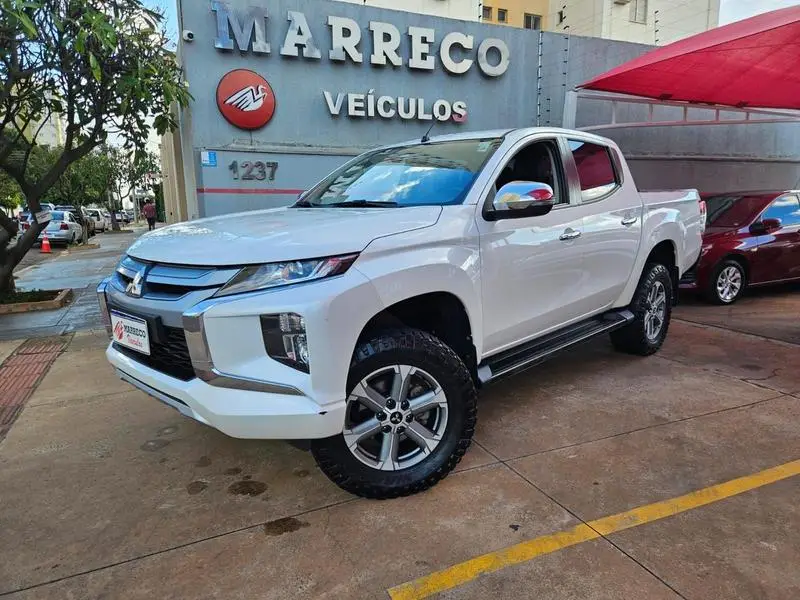 Mitsubishi HPE 2.4 DID-H 4x4 (Aut)