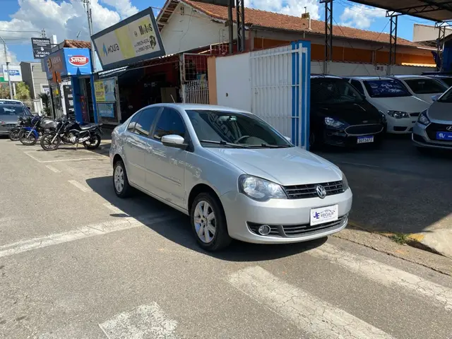 Carro Volkswagen Polo Sedan 2013 Comfortline 1.6 8V (Flex)