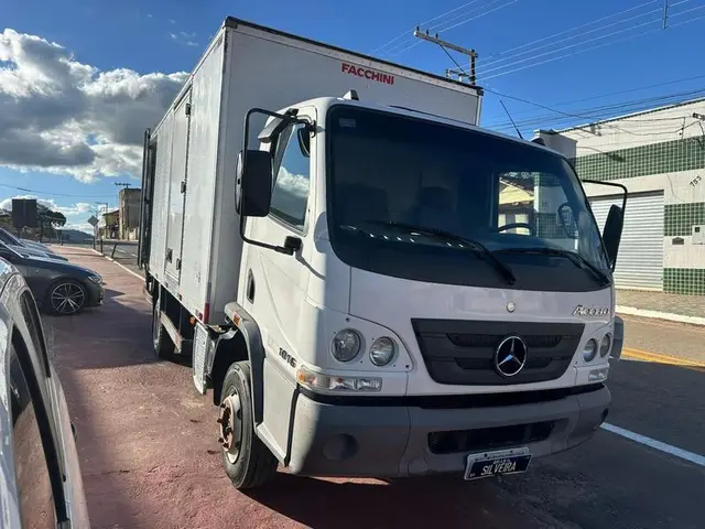 Carro Mercedes-Benz Accelo 2016 1016/37