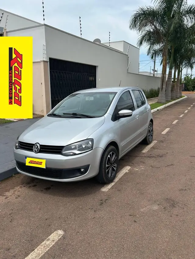 Carro Volkswagen Fox 2011 1.0 8V (Flex) 2p