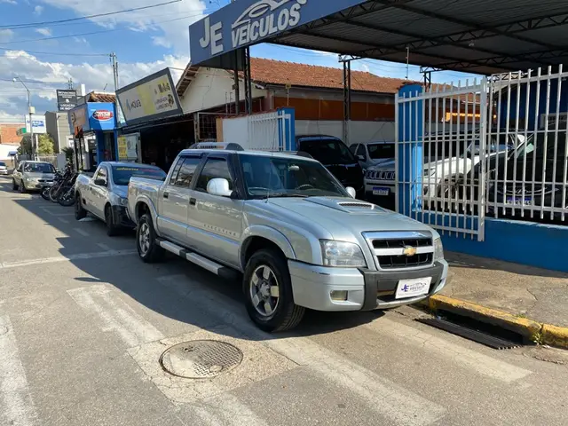 Carro Chevrolet S10 Cabine Dupla 2010 S10 Executive 4x2 2.4 (Flex) (Cab Dupla)