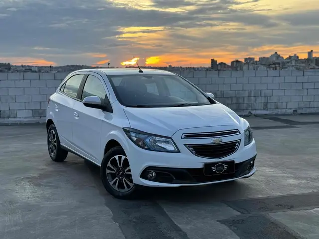 Carro Chevrolet Onix 2016 1.4 LTZ SPE/4 (Aut)