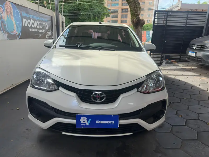 Toyota Etios Sedan X 1.5 (Flex)