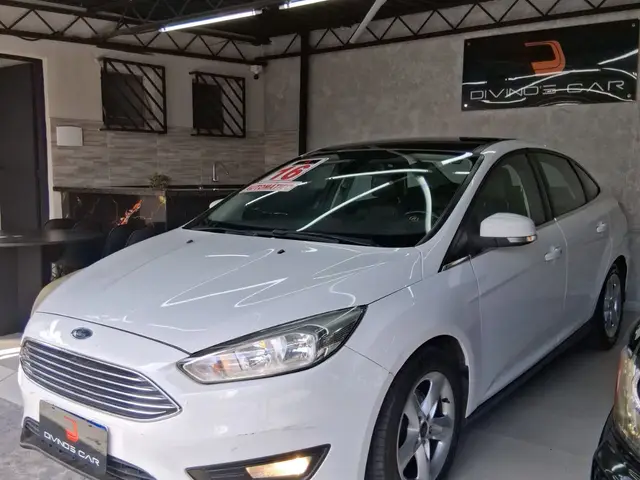 Carro Ford Focus Sedan 2016 Titanium 2.0 PowerShift