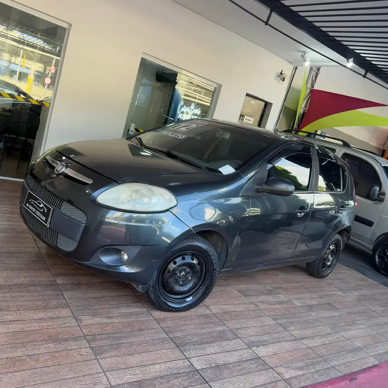 Fiat Palio Attractive 1.0 8V (Flex)