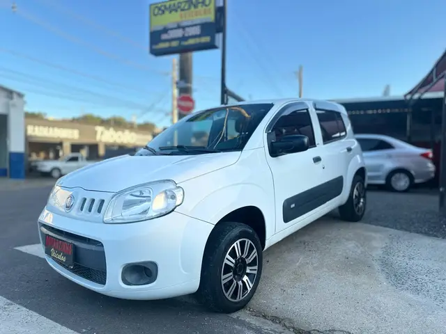 Carro Fiat Uno 2013 Vivace Italia 1.0 8V (Flex) 4p