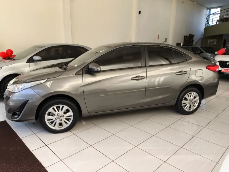 Toyota Yaris Sedan 1.5 XL CVT (Flex)