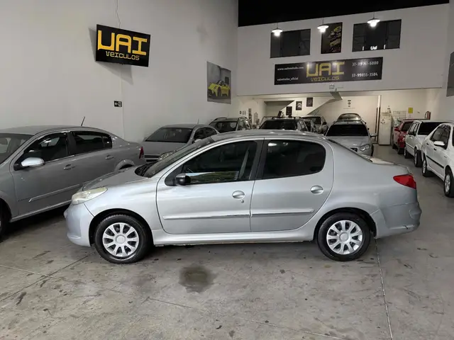 Carro Peugeot 207 Sedan 2014 207 Passion Active 1.4 (Flex)
