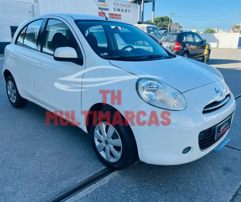 Nissan March 1.6 16V S (Flex)