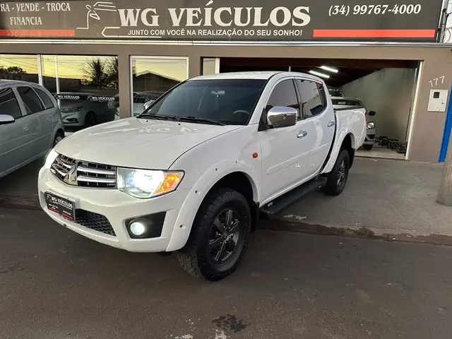 Carro Mitsubishi L200 Triton Sport 2015 3.2 Di-D 4x4 GLX