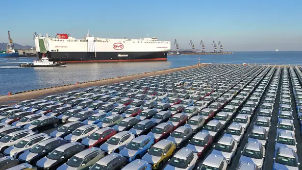 Enquanto UE eleva taxação dos EVs “made in China” para até 45%, marcas da Grande Muralha realinham sua oferta e batem recorde de vendas, com alta de 78% e participação recorde de 5,2%