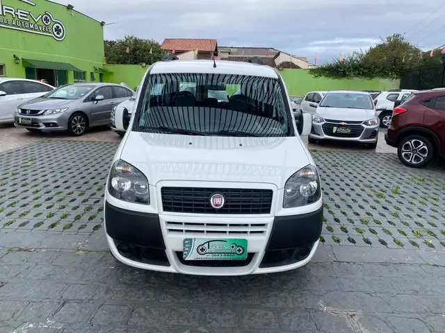 Carro Fiat Doblò 2021 Essence 1.8 16V (Flex)