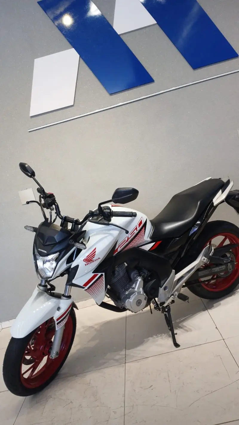 Honda CB 250F Twister (CBS)