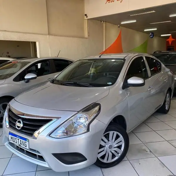 Carro Nissan Versa 2018 1.0 12V (Flex)