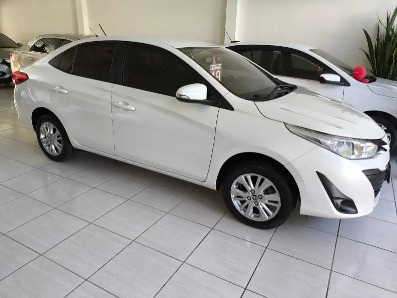 Toyota Yaris Sedan 1.5 XL CVT (Flex)