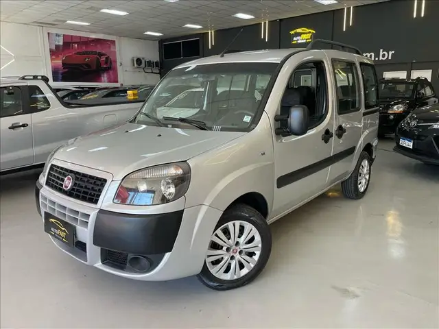 Carro Fiat Doblò 2021 Essence 1.8 16V (Flex)