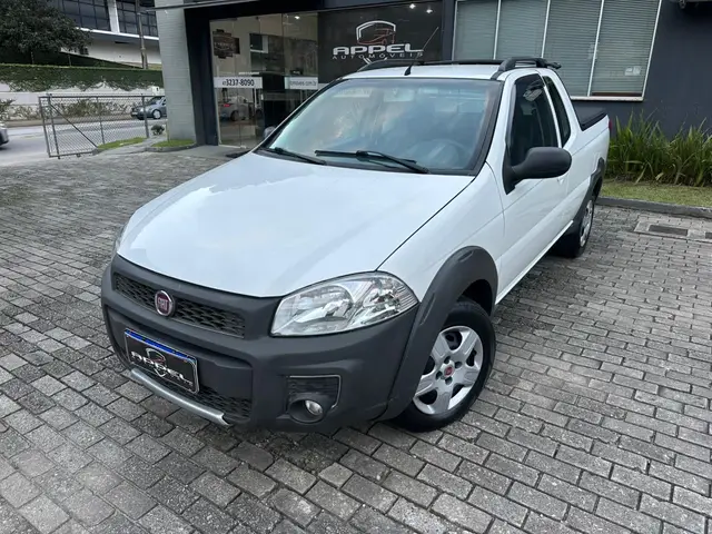 Carro Fiat Strada 2017 Hard Working 1.4 (Flex) (Cabine Estendida)