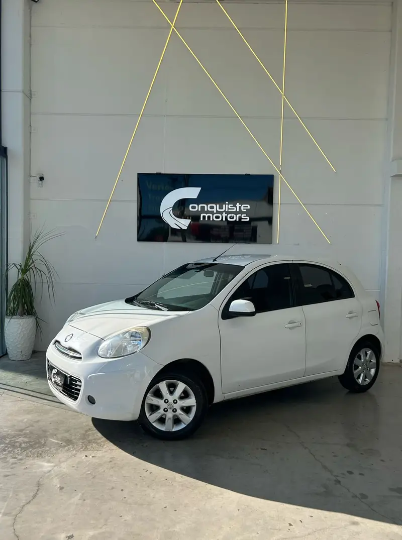 Nissan March 1.0 16V S (Flex)