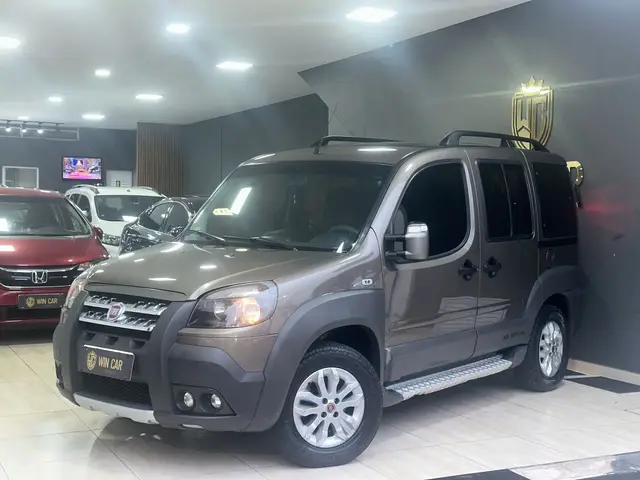 Carro Fiat Doblò 2016 Adventure 1.8 16V (Flex)