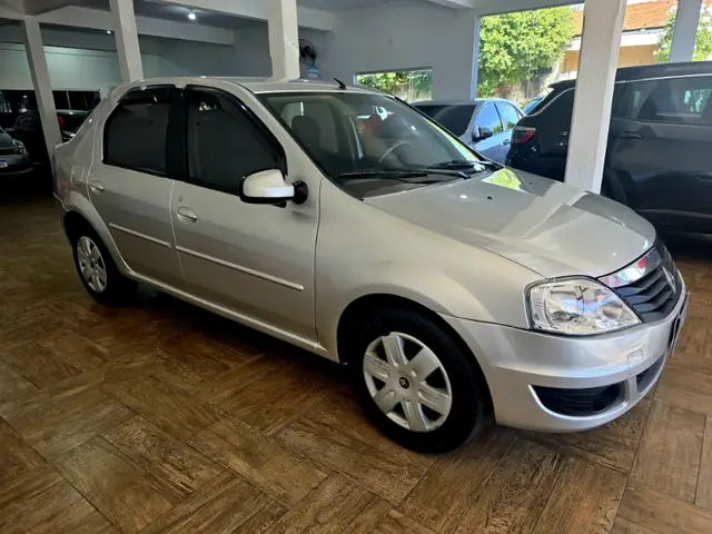 Carro Renault Logan 2013 Expression 1.6 8V Hi-Torque (flex)