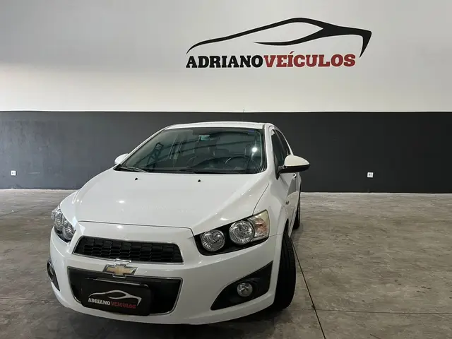 Carro Chevrolet Sonic 2014 Hatch LTZ 1.6 (Aut)
