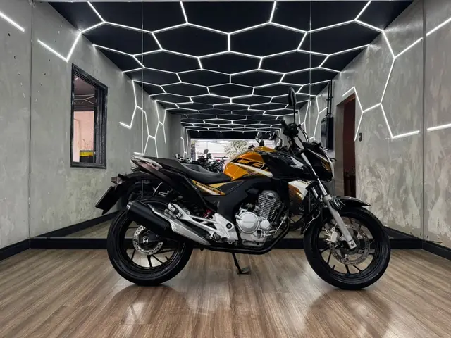 Carro Honda CB 250F Twister 2020 (CBS)
