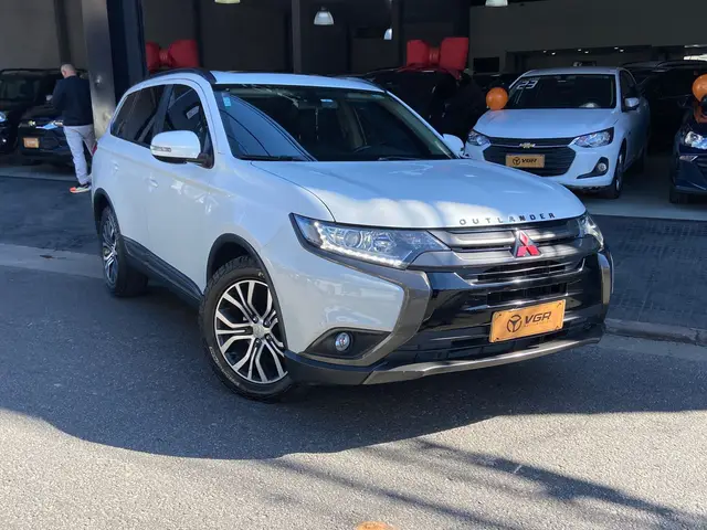 Carro Mitsubishi Outlander 2016 2.0 16V CVT