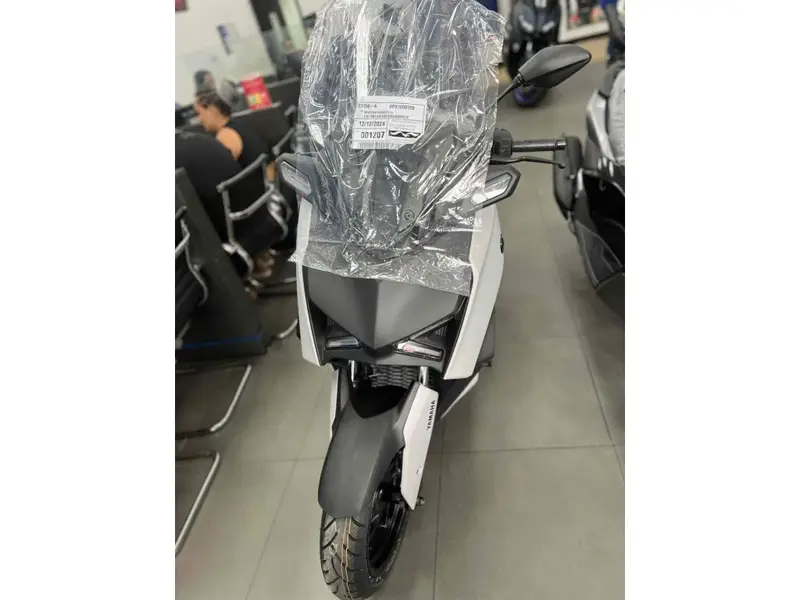 Yamaha XMax 250 Connected