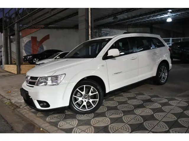 Carro Fiat Freemont 2014 2.4 16V Precision (Aut)