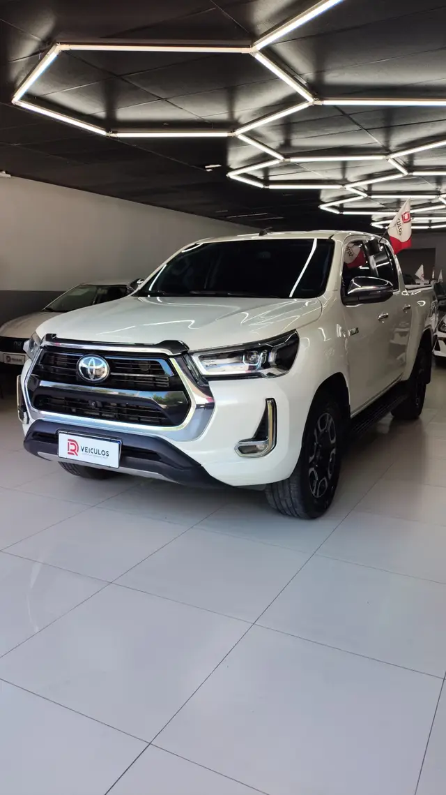Carro Toyota Hilux Cabine Dupla 2022 SRX 2.8 TDI CD 4x4 (Aut)